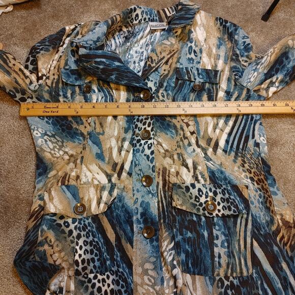 Chico's Size 1 Blazer Animal Print Faux Suede Soft Blue Tan Unique Eccentric Top - Picture 9 of 10